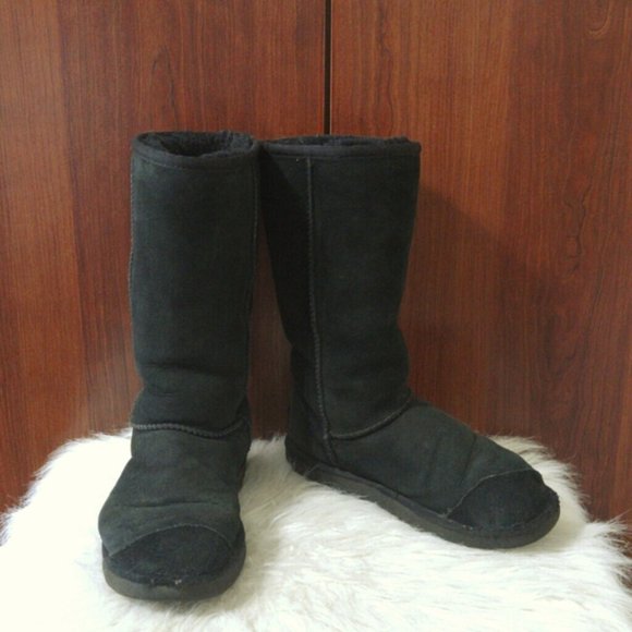 UGG Black Classic Tall II Boot Size 6 - Picture 3 of 12